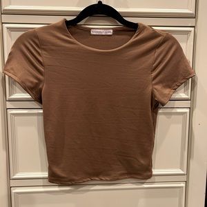 3 for 30! 📍 Brown crop top 📍